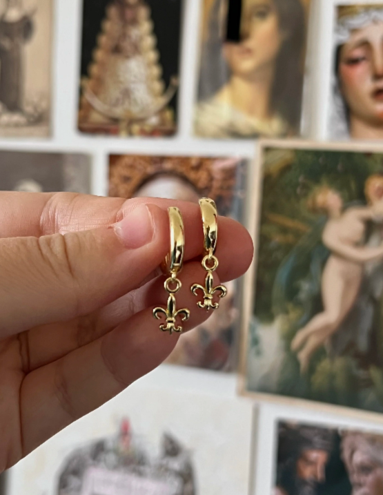 Petite Fleur Court Hoops